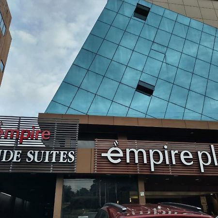 Empire Grande Suites Kochi Exterior foto